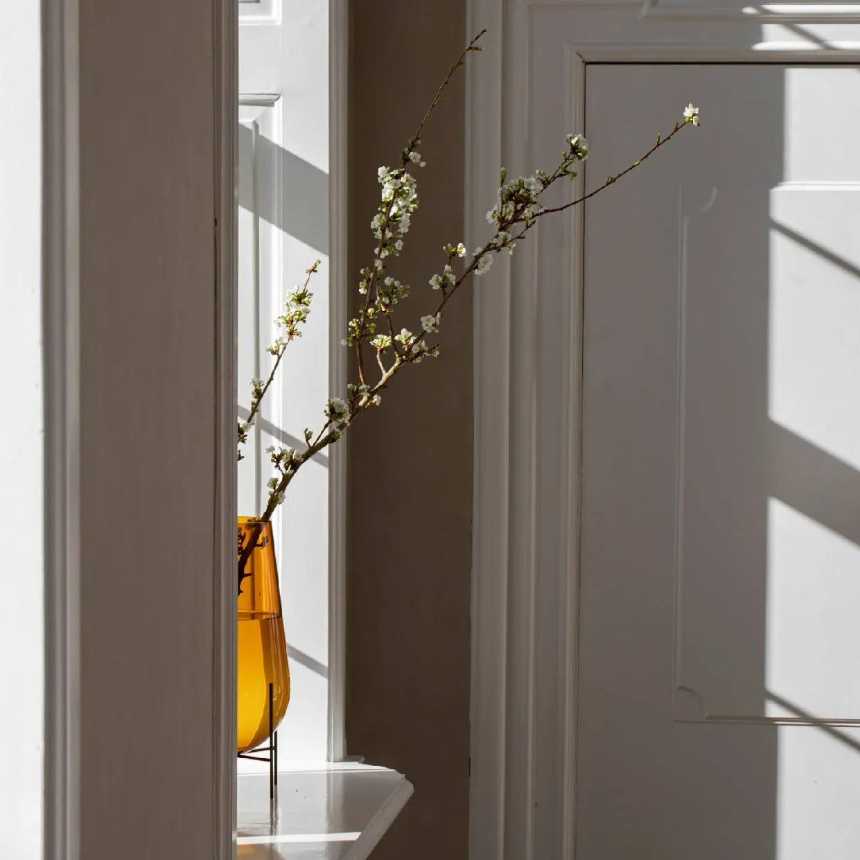 chasse Hurricane Vase | Bronzed Brass & Amber | Small