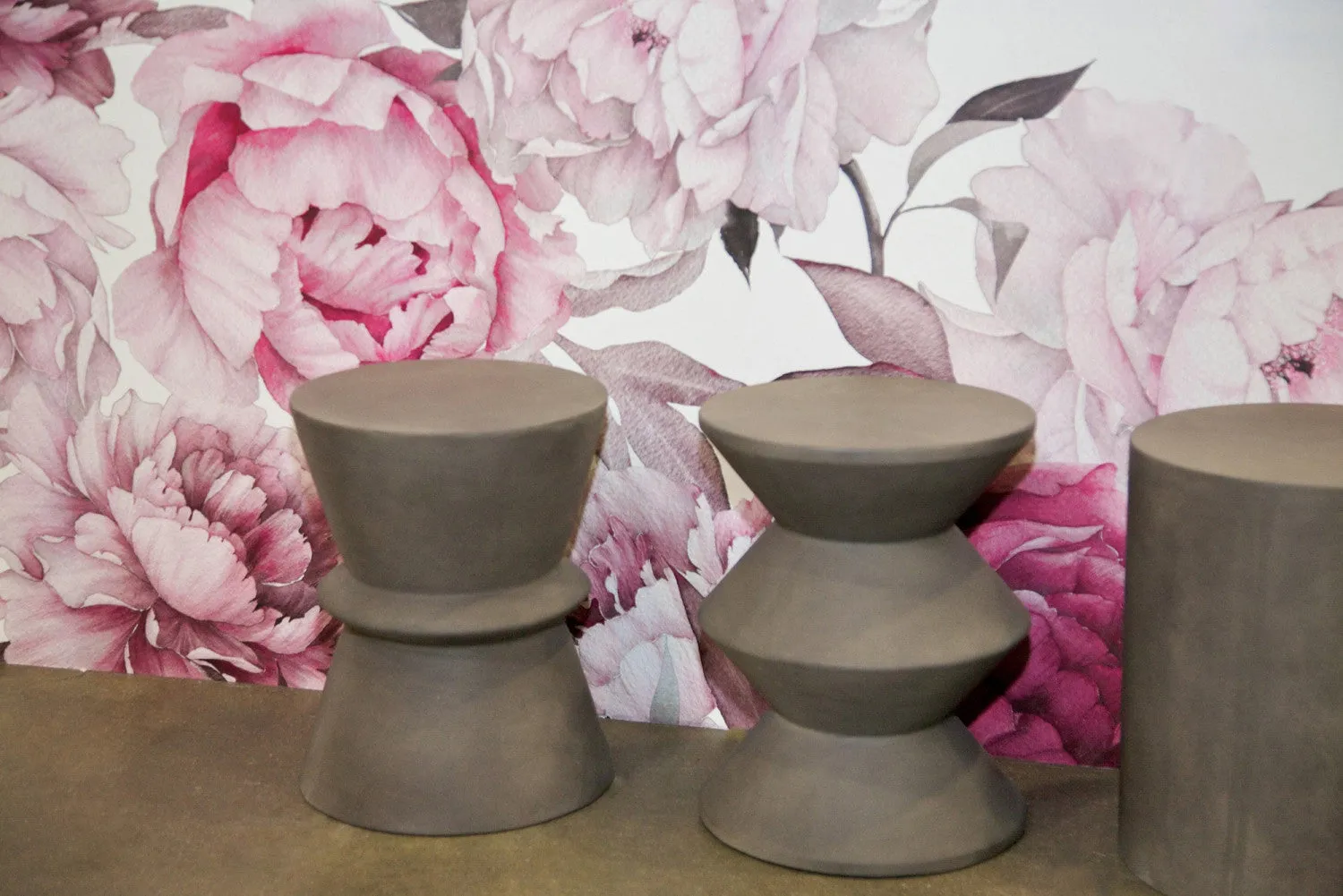 Gavrin Hourglass Side Table - Dark Grey