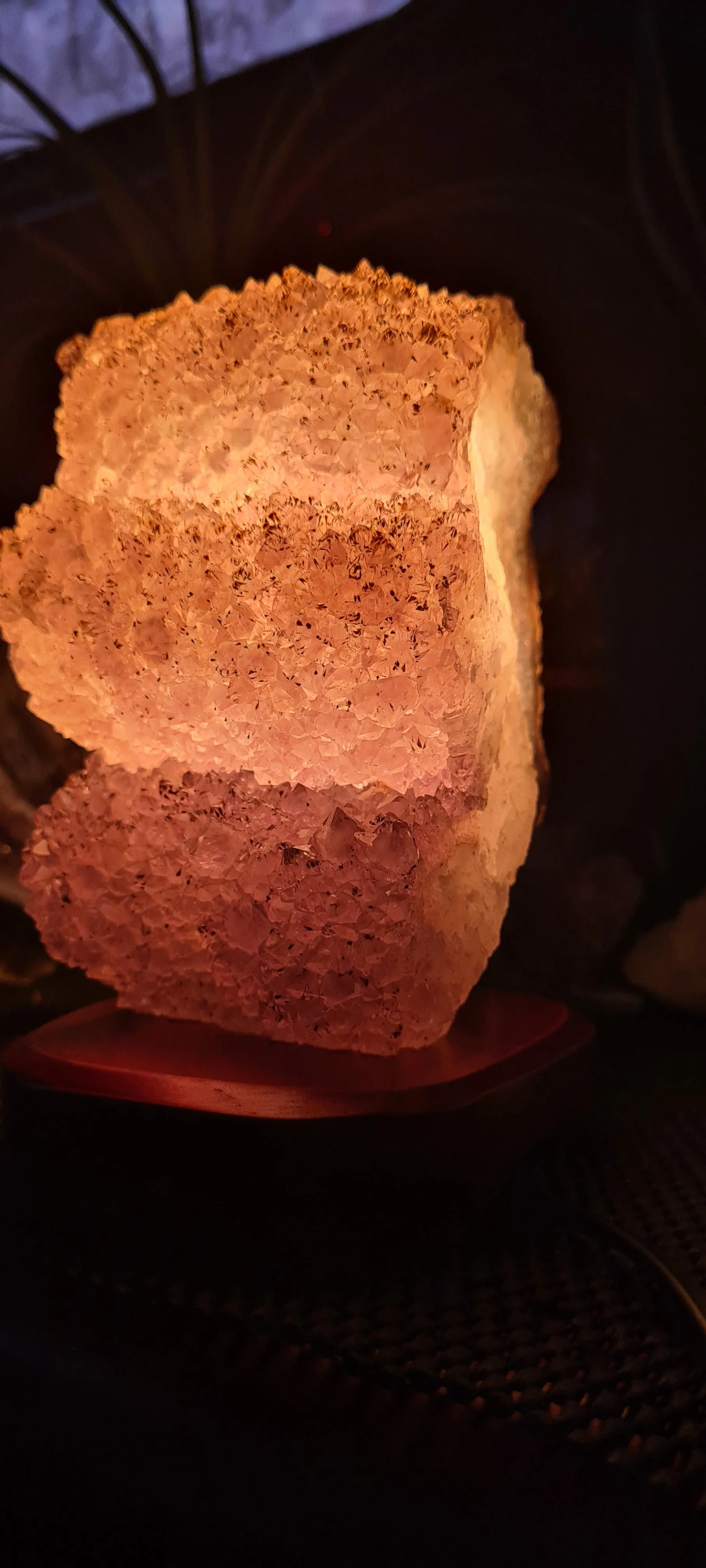 SHIMMERING AMETHYST CRYSTAL LAMP
