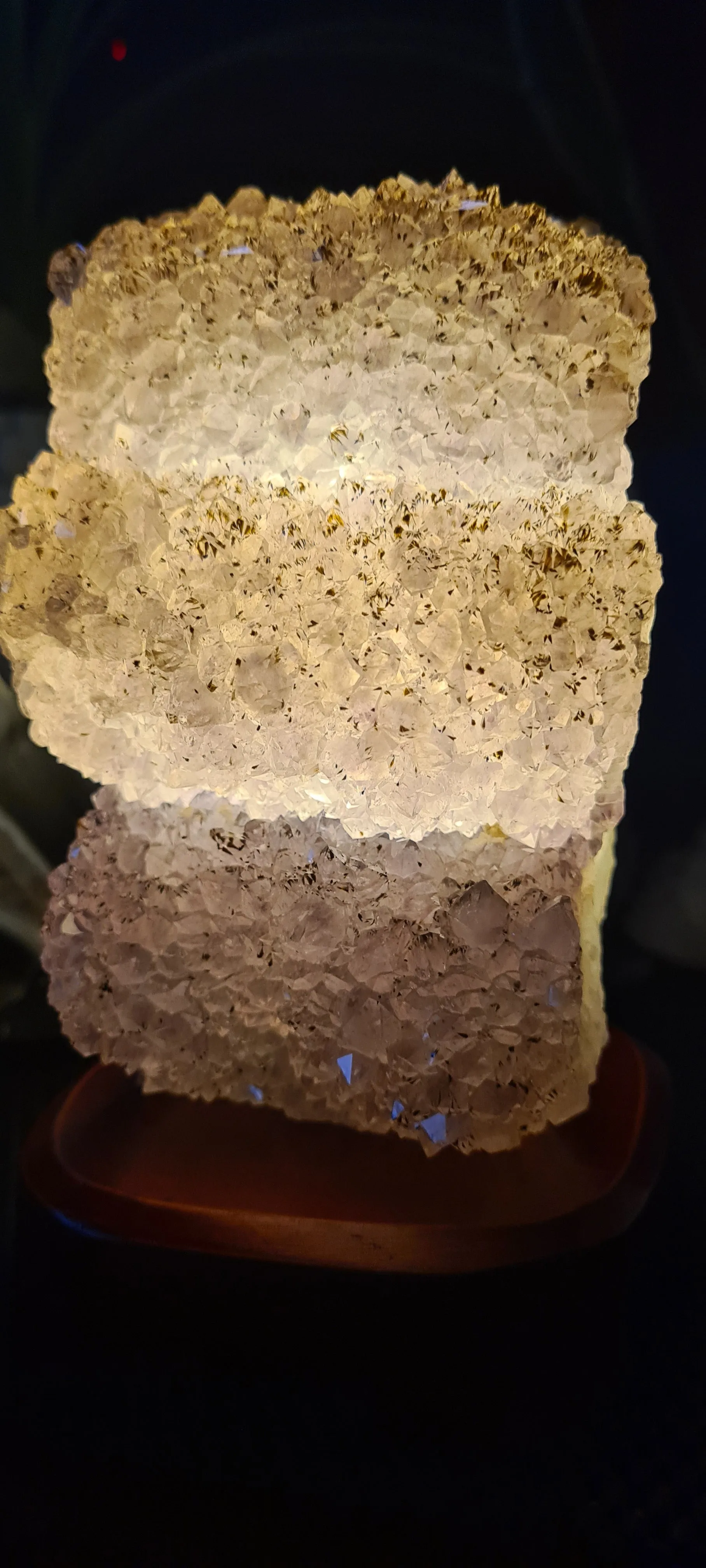 SHIMMERING AMETHYST CRYSTAL LAMP