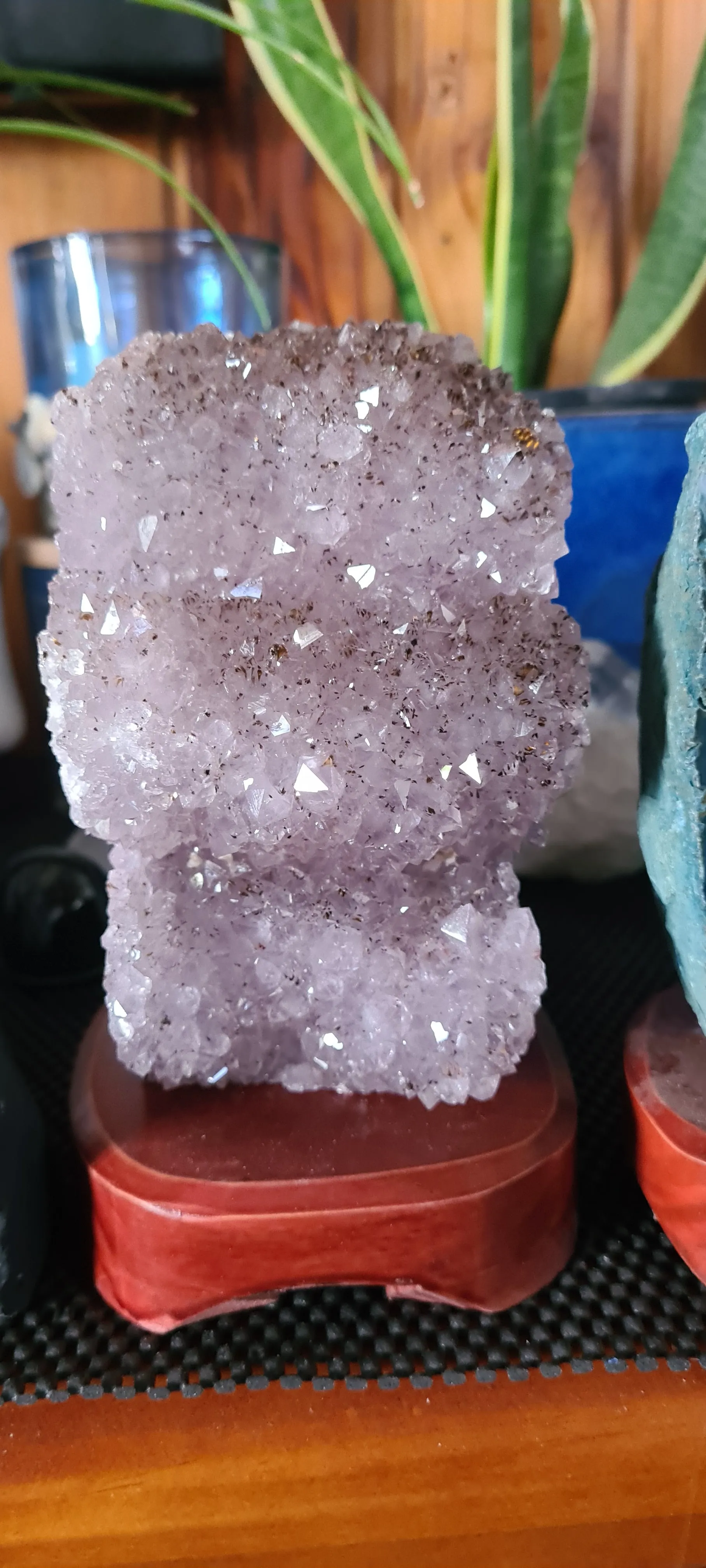 SHIMMERING AMETHYST CRYSTAL LAMP