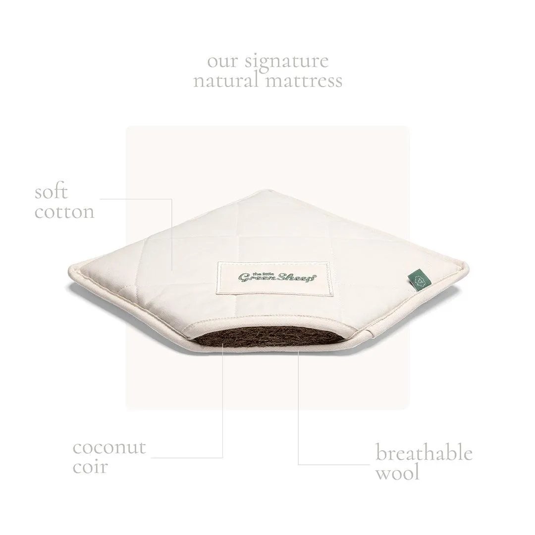 The Little Green Sheep Organic Wheat Knit Moses Basket   Mattress - White